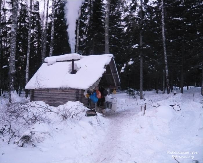 Таежная избушка